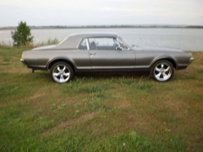Mercury-Cougar-1967-Gray-Black-3