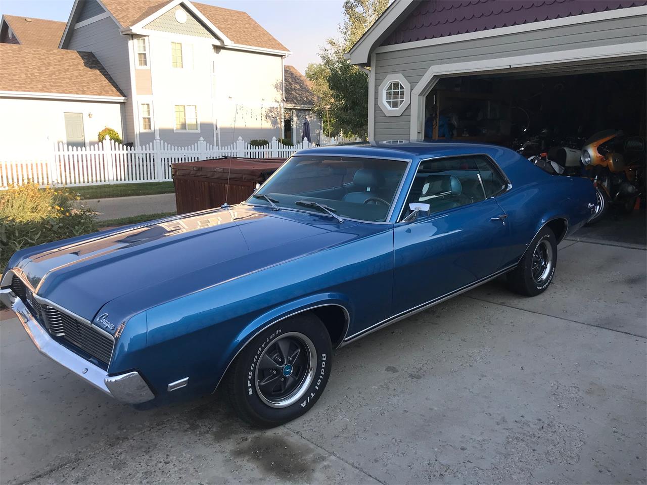 Mercury-Cougar-1969-Blue-Light-Blue-3