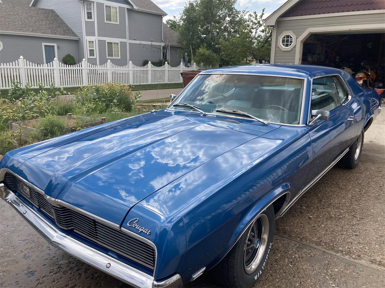Mercury-Cougar-1969-Blue-Light-Blue-9