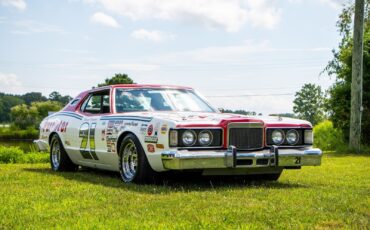 Mercury-Cougar-1976-Coupe-11