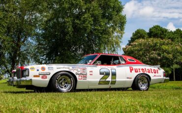 Mercury-Cougar-1976-Coupe-13