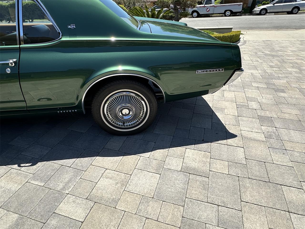 Mercury-Cougar-xr7-1967-Green-Camel-12