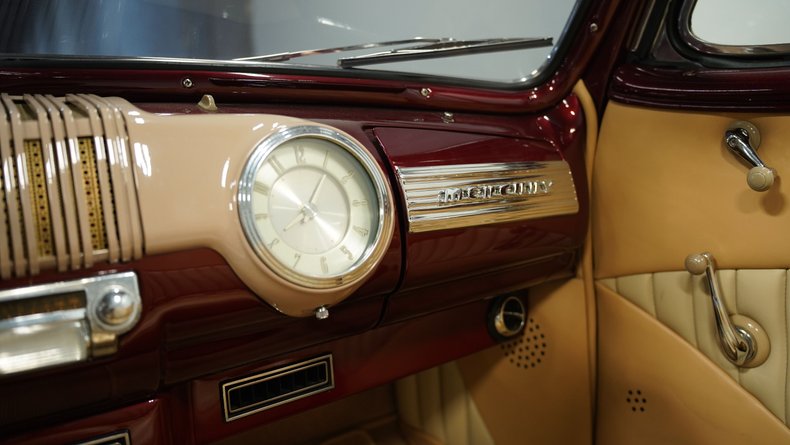 Mercury-Eight-1947-Anniversary-Red-Beige-47