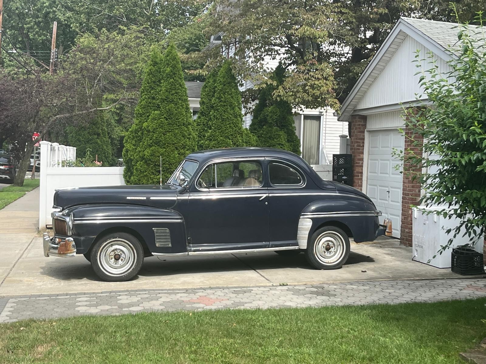 Mercury-Eight-1948-Coupe-4