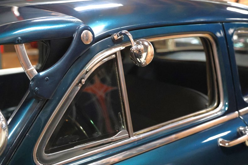 Mercury-Eight-1951-Green-Green-44