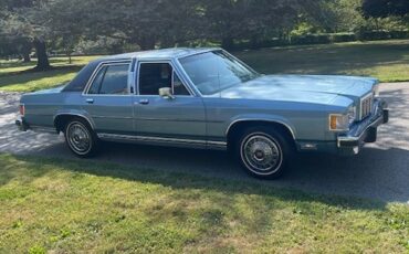 Mercury-Grand-Marquis-1982-Sedan-1