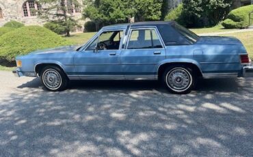 Mercury-Grand-Marquis-1982-Sedan-17