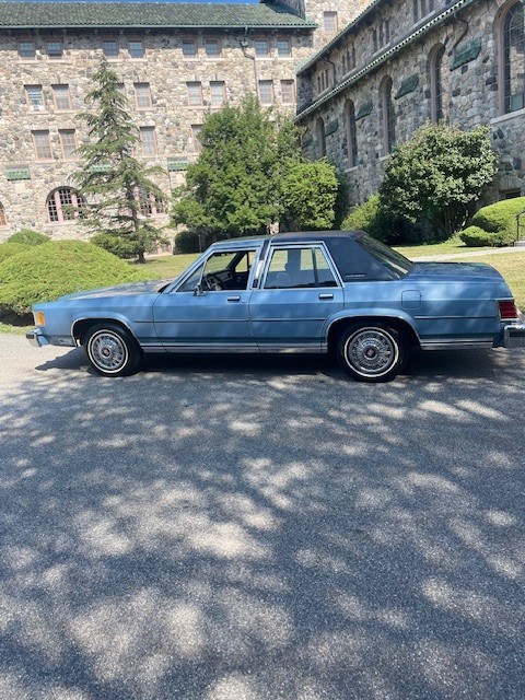 Mercury-Grand-Marquis-1982-Sedan-17