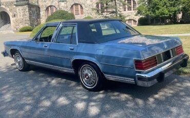 Mercury-Grand-Marquis-1982-Sedan-2