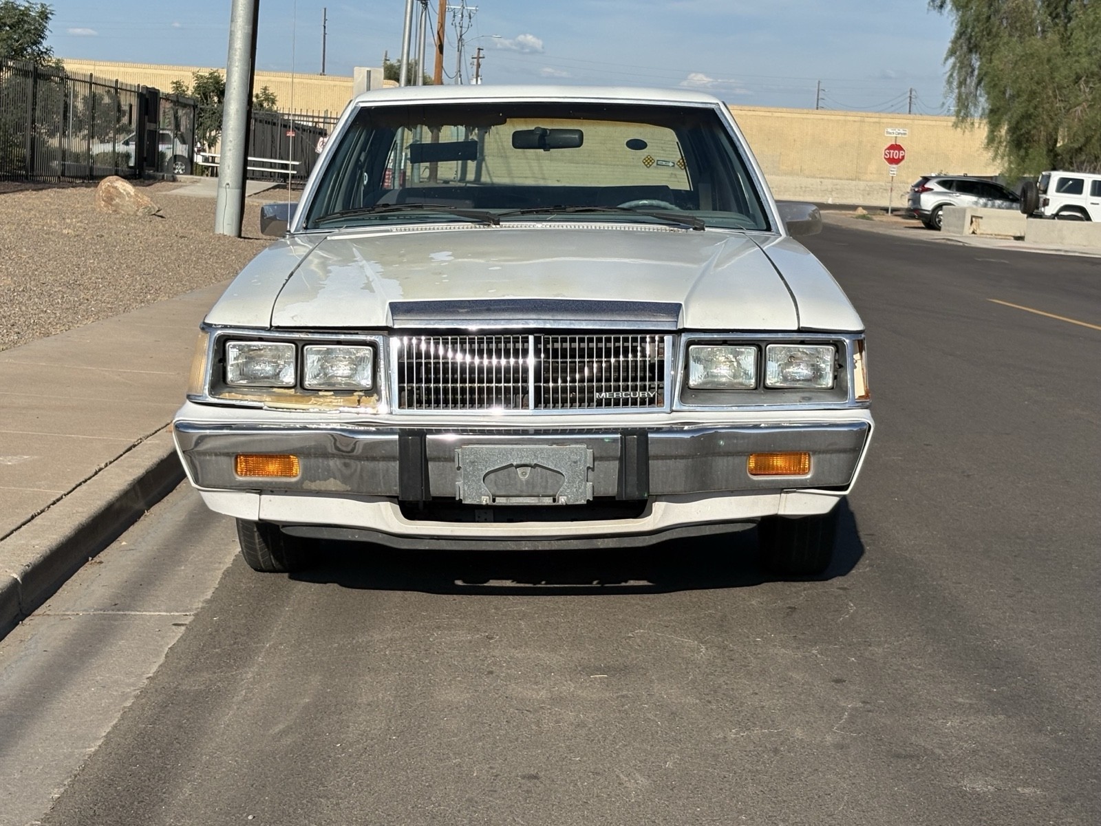 Mercury-Marquis-1984-Sedan-3