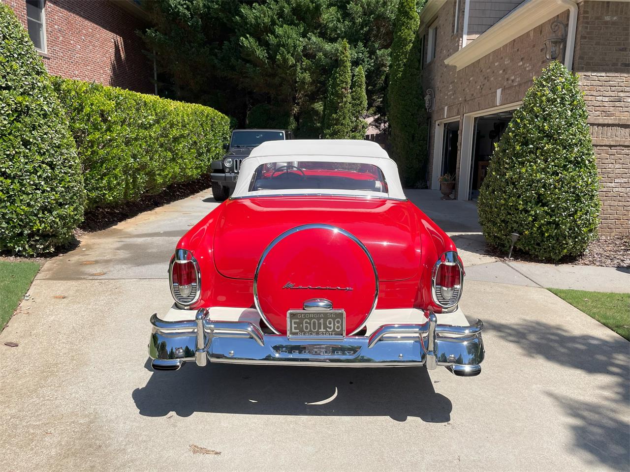 Mercury-Montclair-1956-Red-over-White-Red-and-White-10