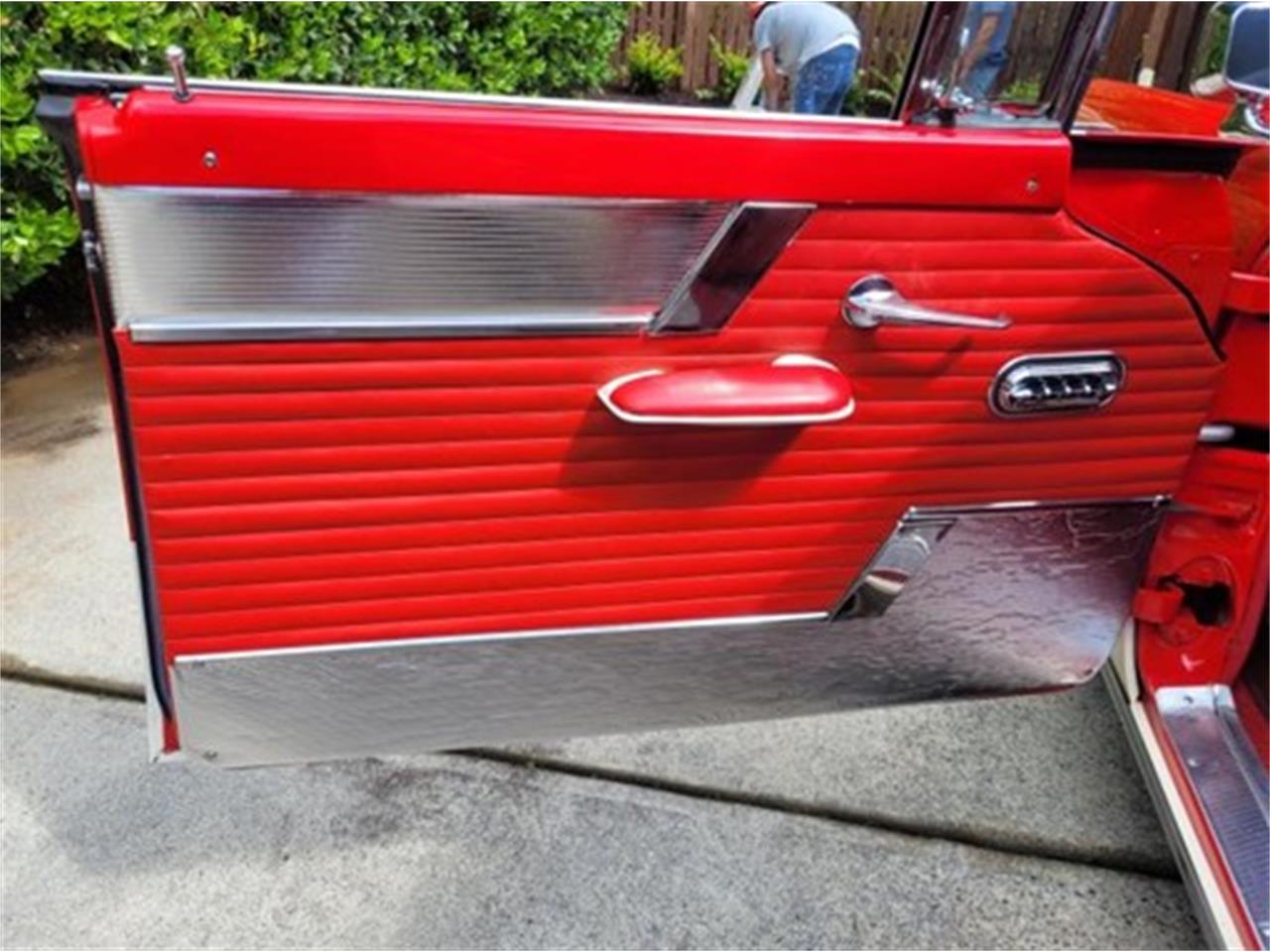 Mercury-Montclair-1956-Red-over-White-Red-and-White-11