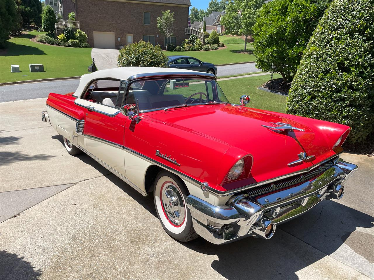 Mercury-Montclair-1956-Red-over-White-Red-and-White-14