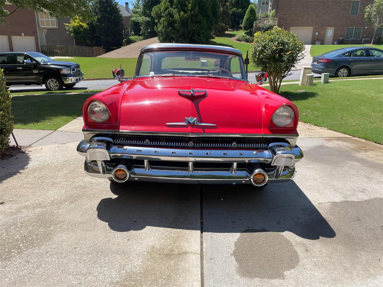 Mercury-Montclair-1956-Red-over-White-Red-and-White-8