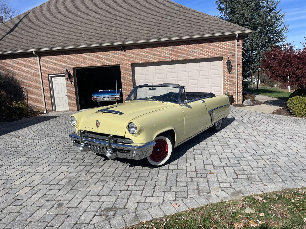 Mercury-Monterey-1952-Yellow-Blackred-2