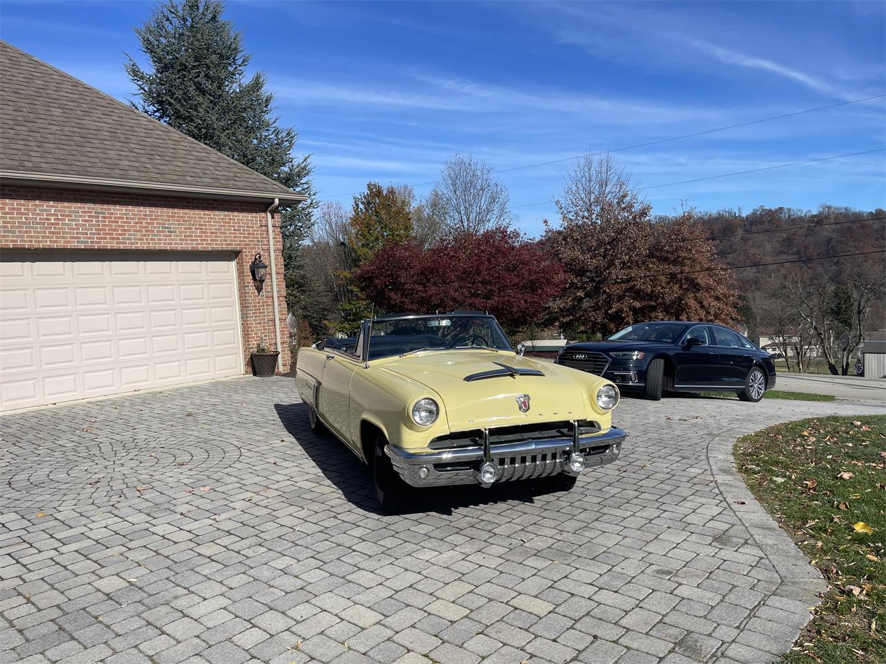 Mercury-Monterey-1952-Yellow-Blackred-3
