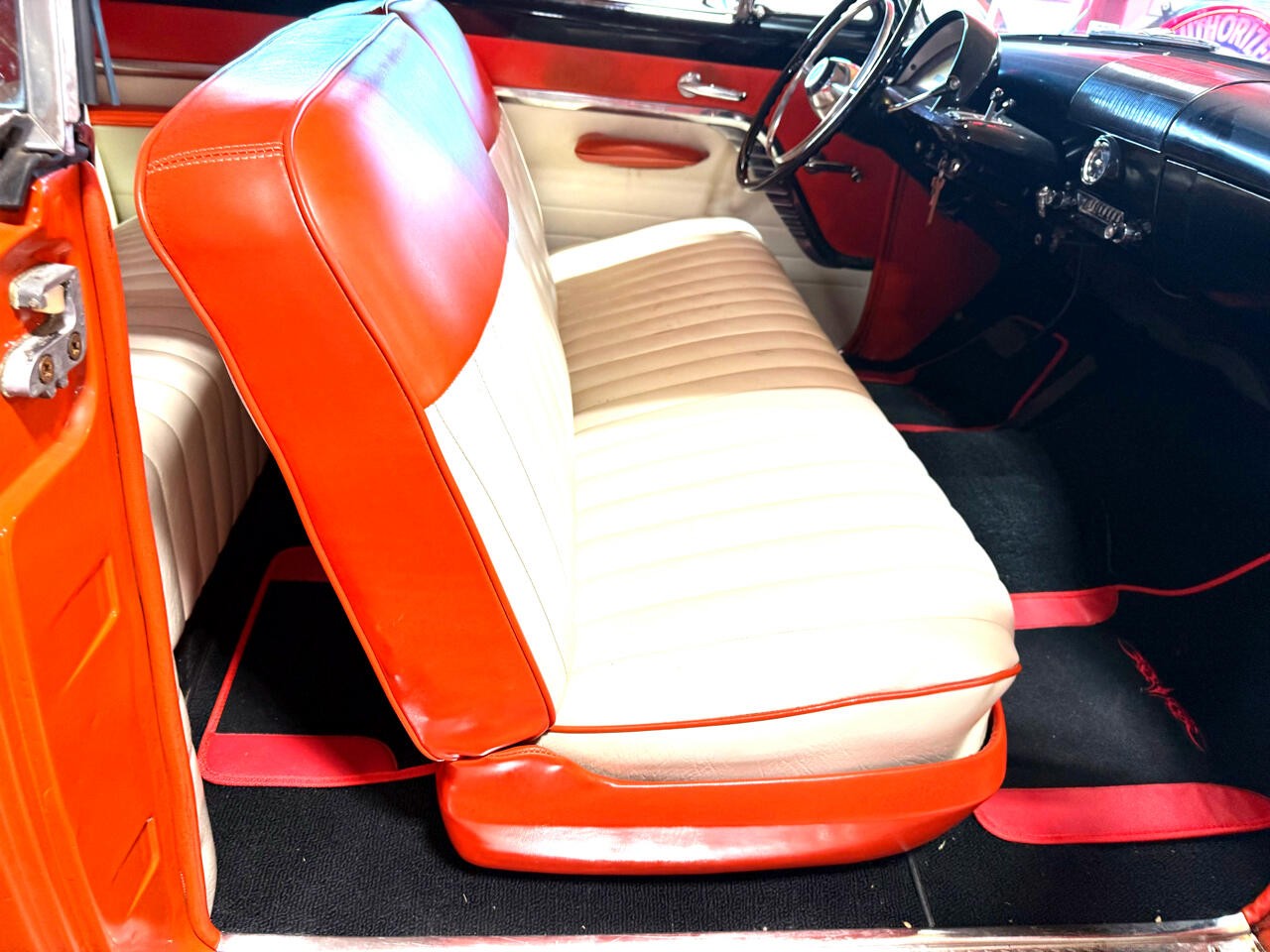 Mercury-Monterey-1953-Classic-Car-13
