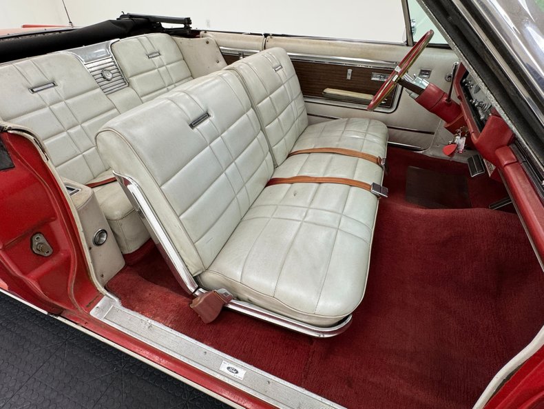 Mercury-Park-lane-1965-Carnival-Red-White-48