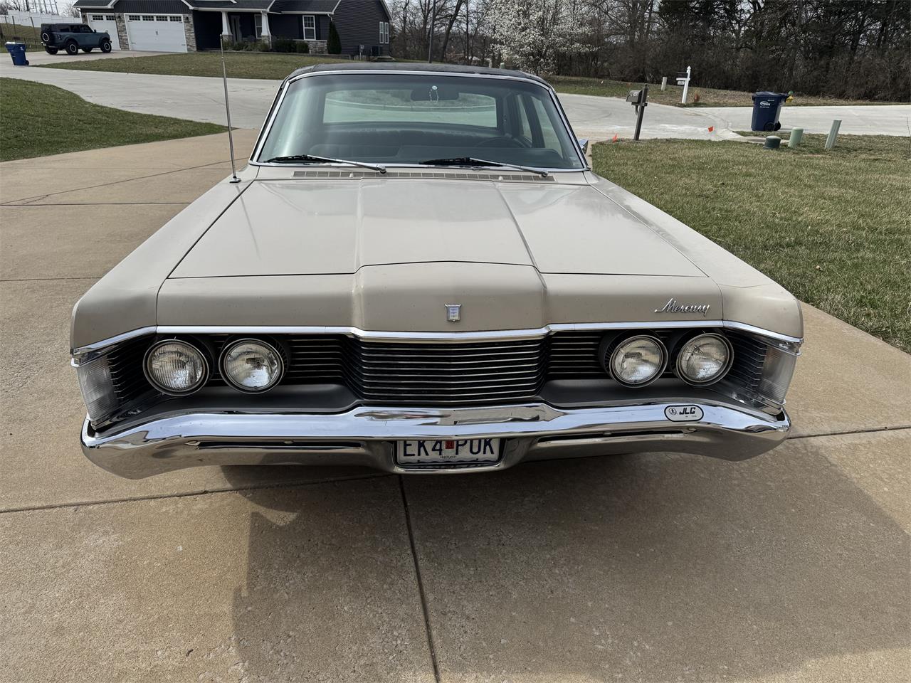 Mercury-Park-lane-1968-Beige-Black-1