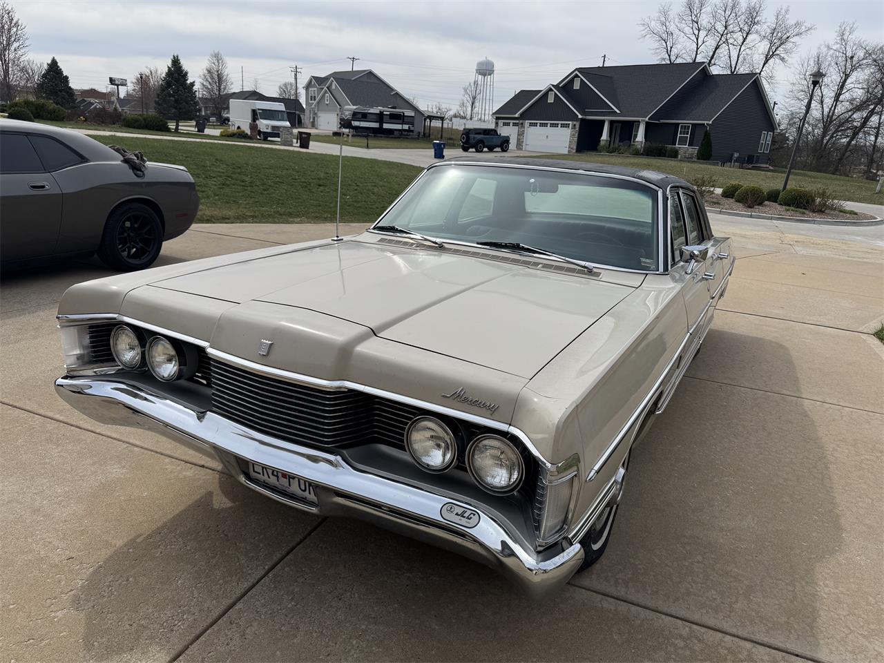 Mercury-Park-lane-1968-Beige-Black-2
