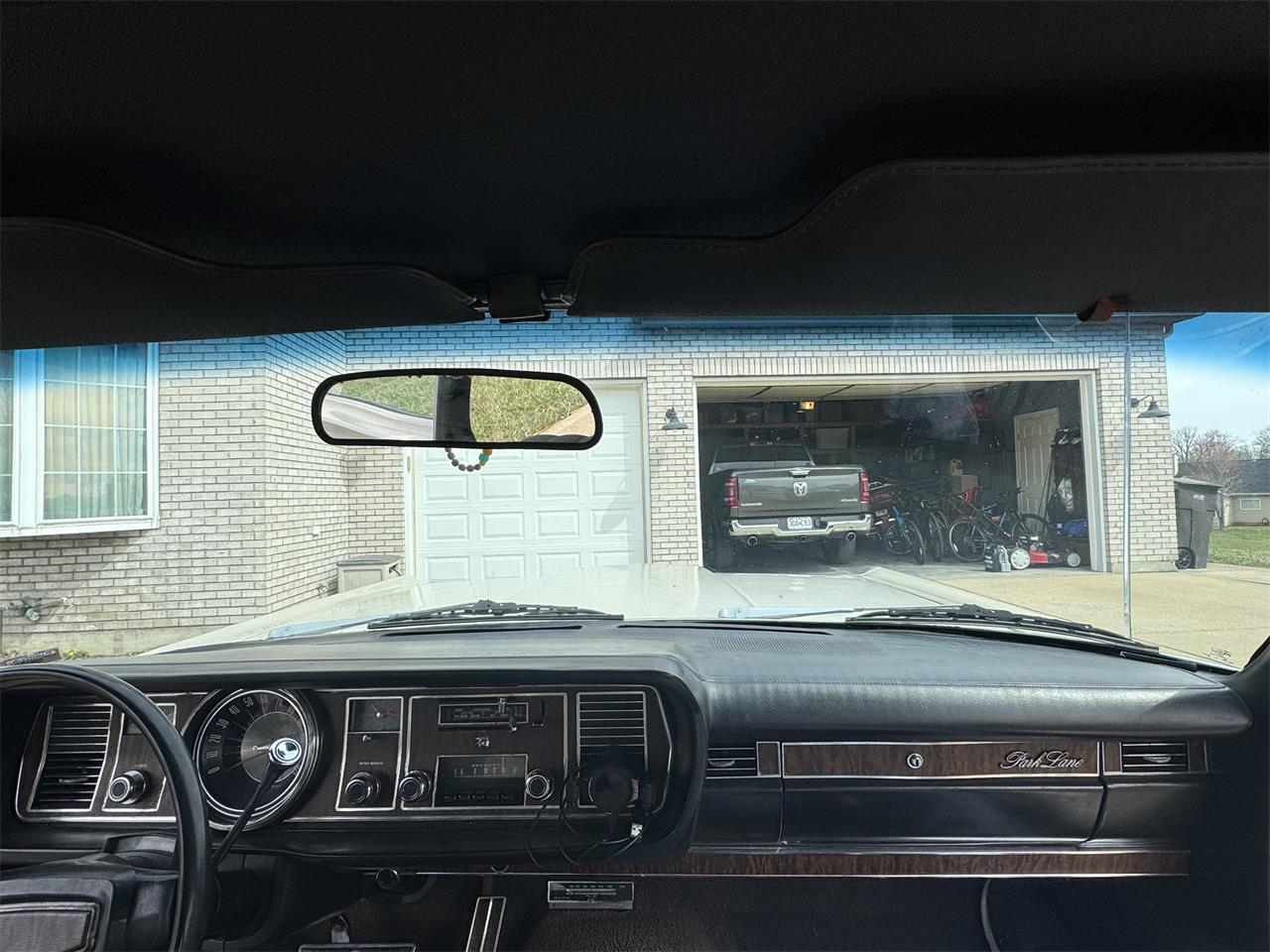 Mercury-Park-lane-1968-Beige-Black-4