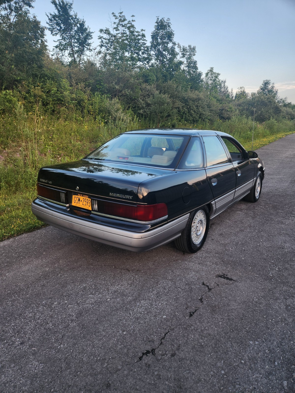 Mercury-Sable-1990-Sedan-2