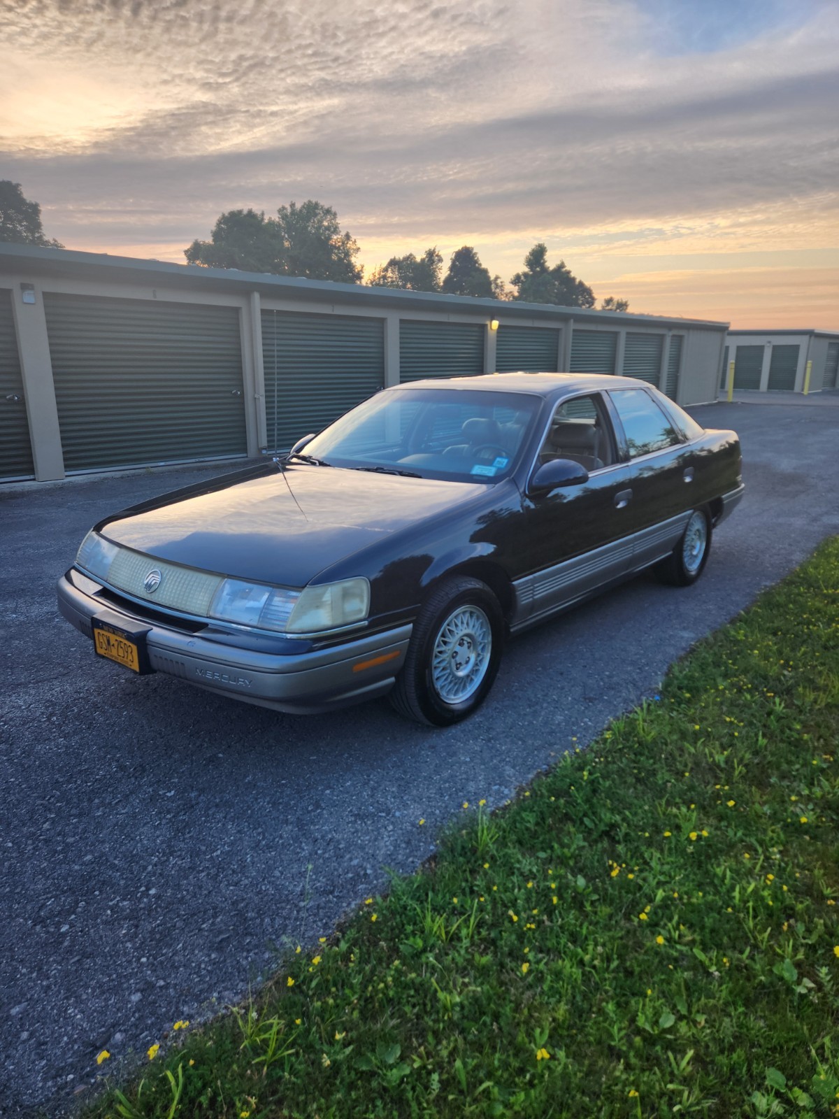 Mercury-Sable-1990-Sedan