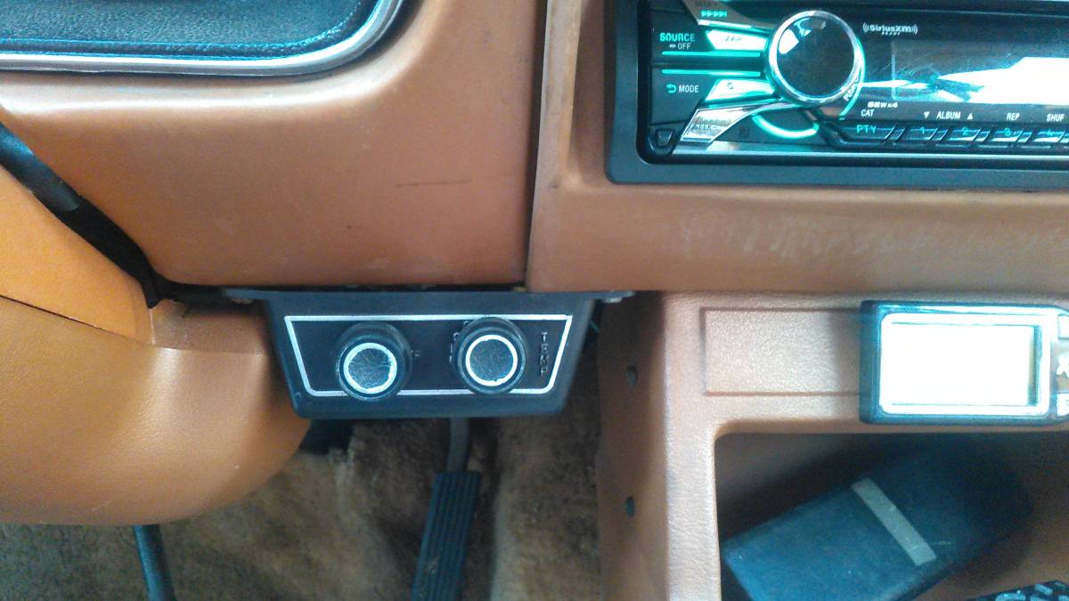 Mercury-bobcat-1977-brown-8