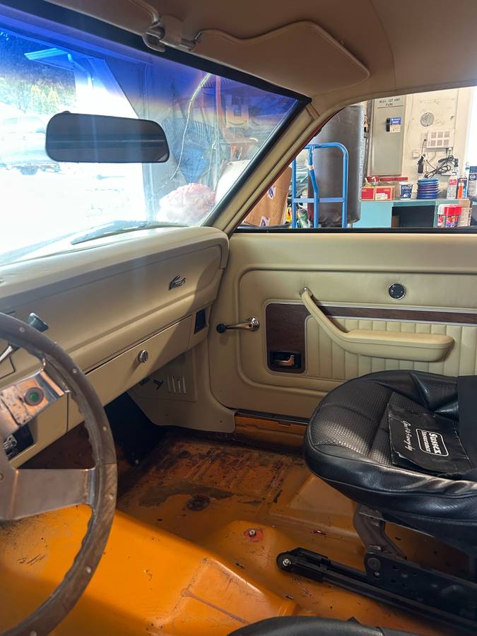 Mercury-comet-1976-orange-5