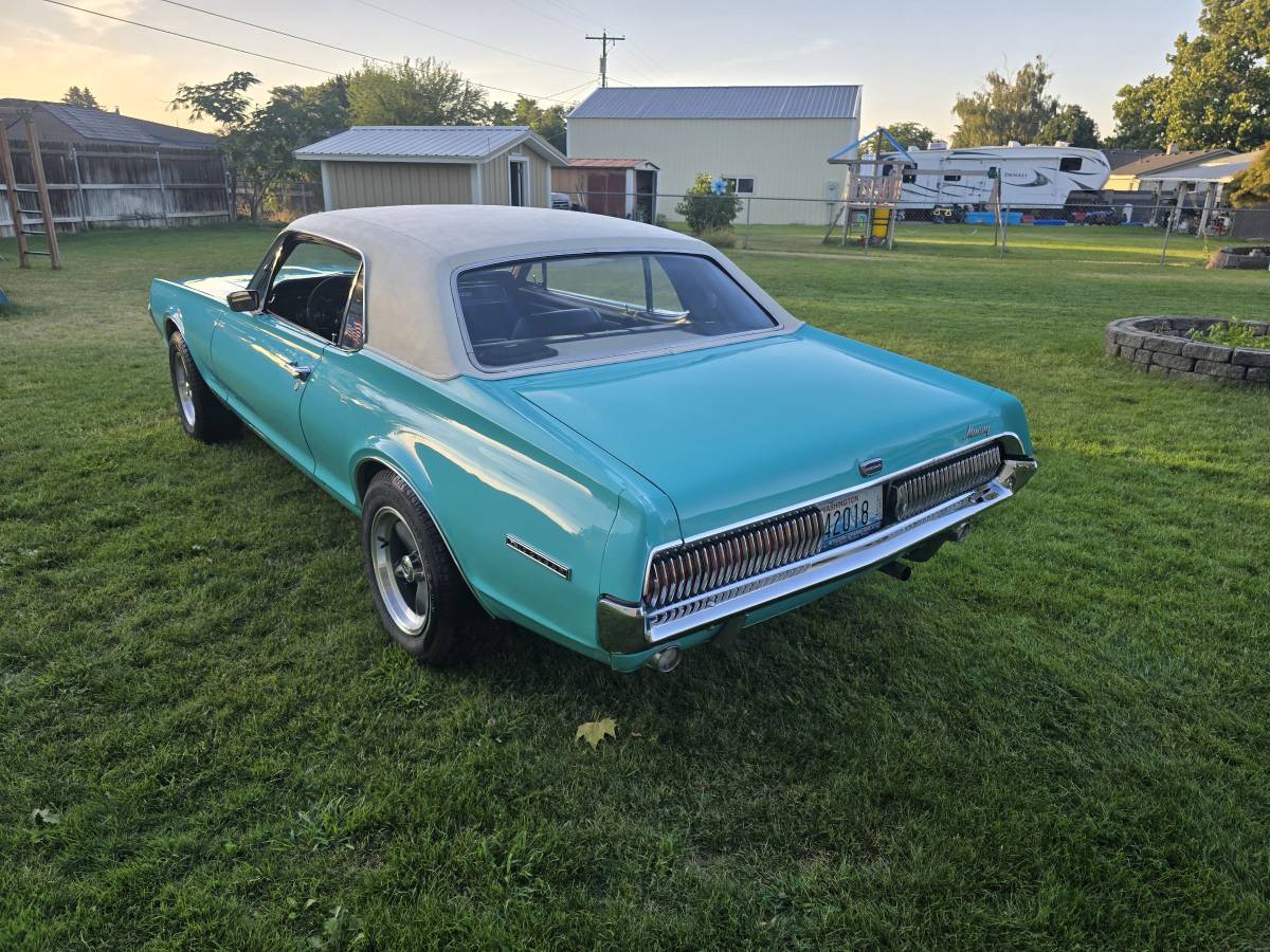 Mercury-cougar-1967-green-21