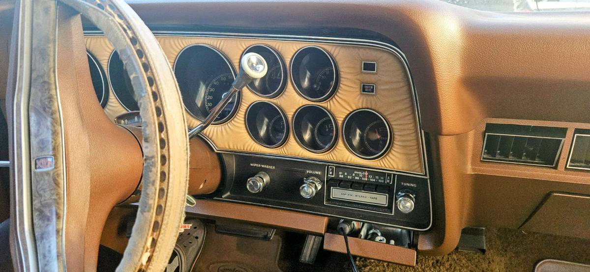 Mercury-cougar-xr7-1975-custom-13
