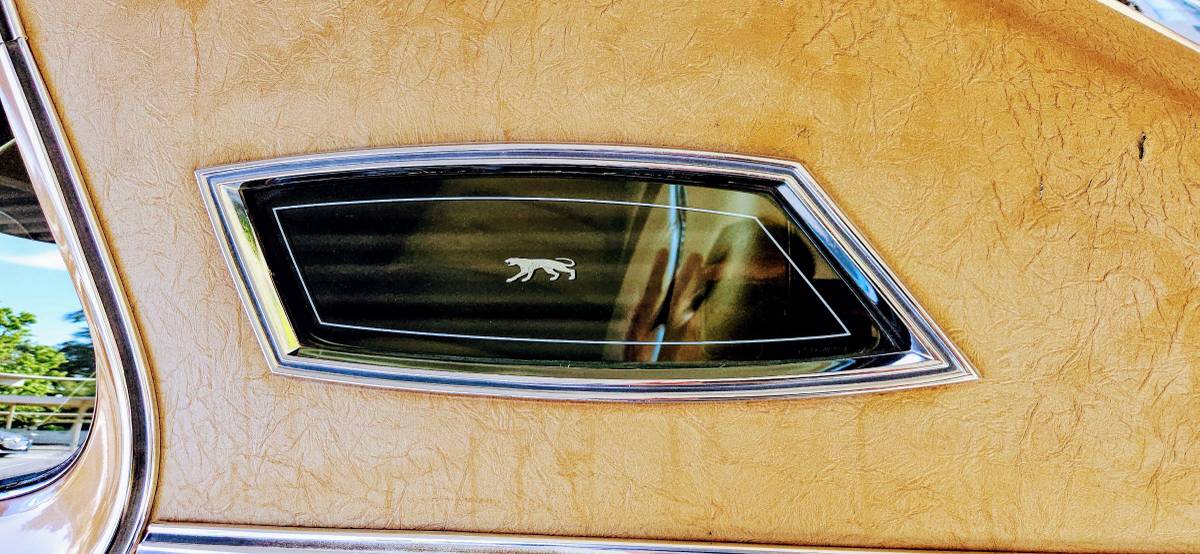 Mercury-cougar-xr7-1975-custom-8