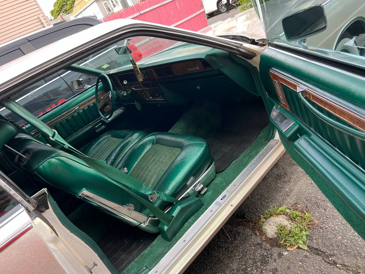 Mercury-grand-marquis-1977-custom-8