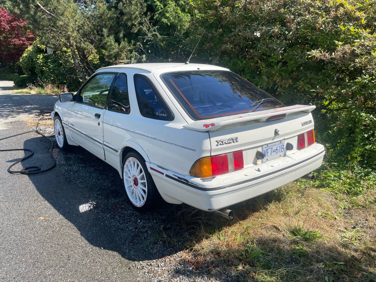 Merkur-xr4ti-1988-white-1