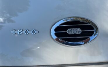 Mg-A-1962-White-Black-16