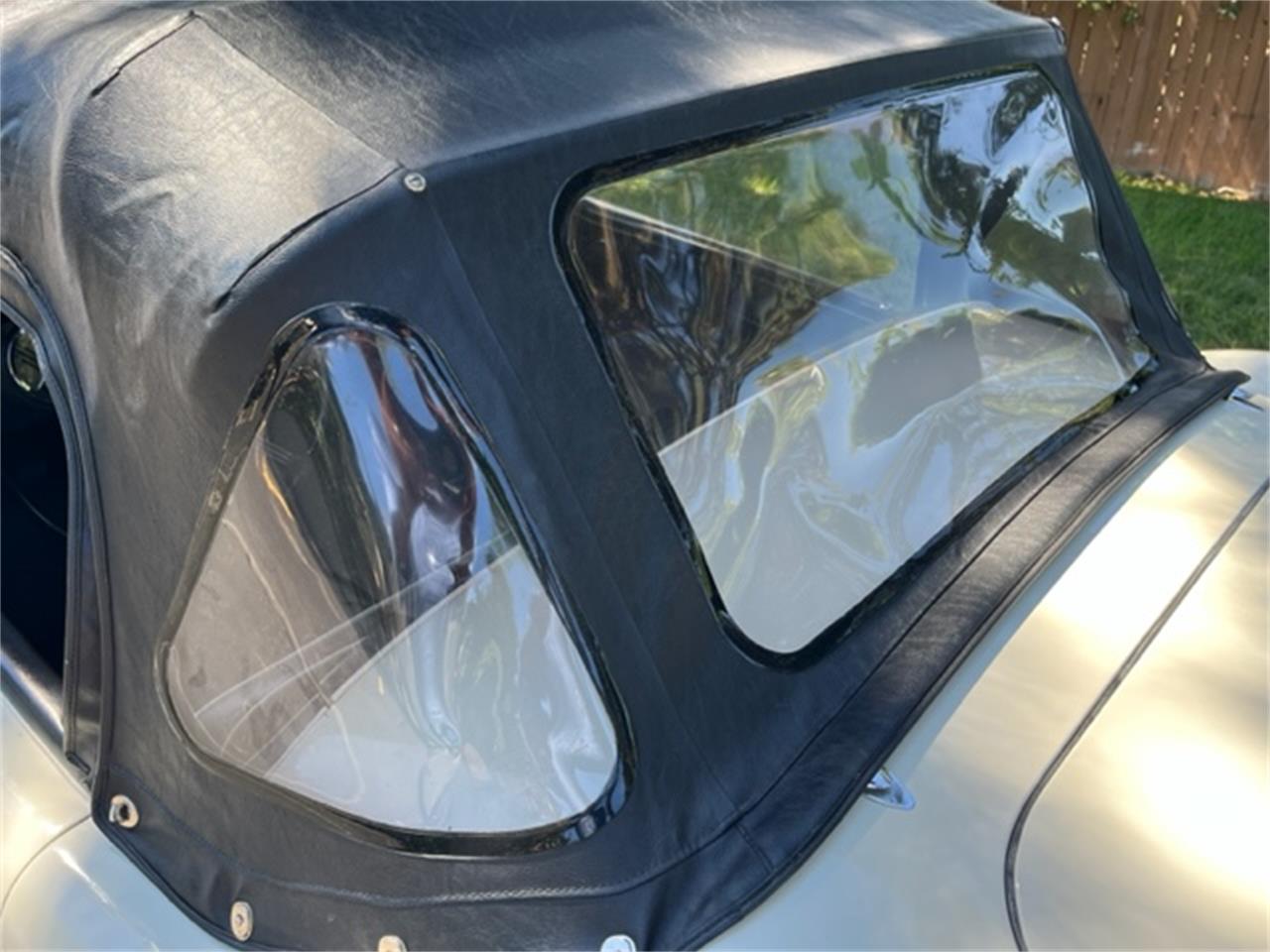 Mg-A-1962-White-Black-22