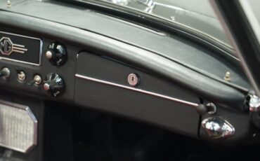 Mg-B-1967-Black-Red-1
