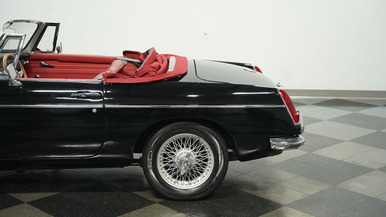 Mg-B-1967-Black-Red-24