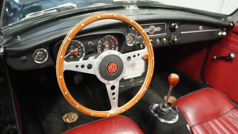 Mg-B-1967-Black-Red-37