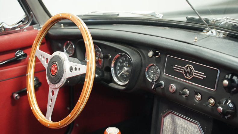 Mg-B-1967-Black-Red-46