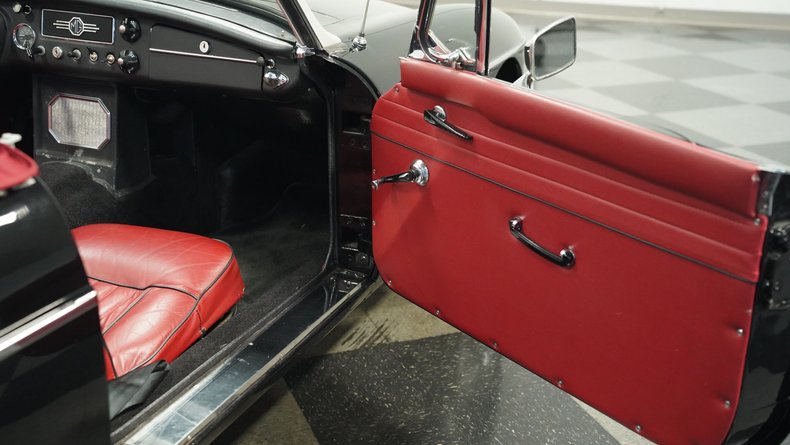 Mg-B-1967-Black-Red-47