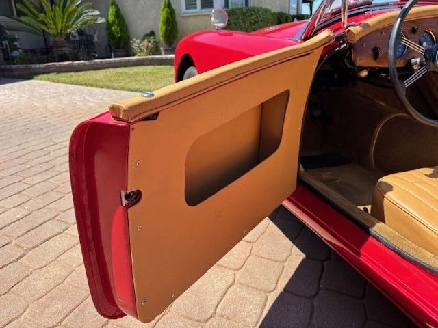 Mg-Mga-1958-Red-tan-9