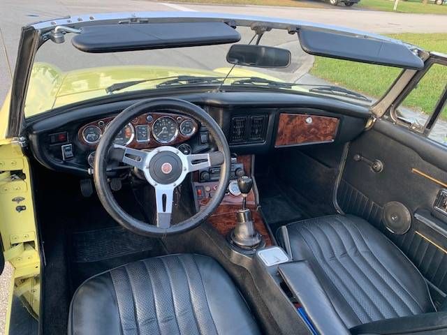 Mg-Mgb-1976-Yellow-4