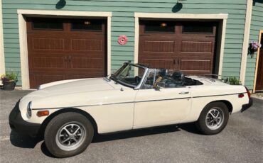 Mg-Mgb-1979-White-Black-12