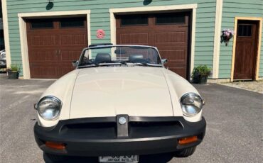 Mg-Mgb-1979-White-Black-13