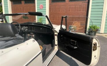 Mg-Mgb-1979-White-Black-9