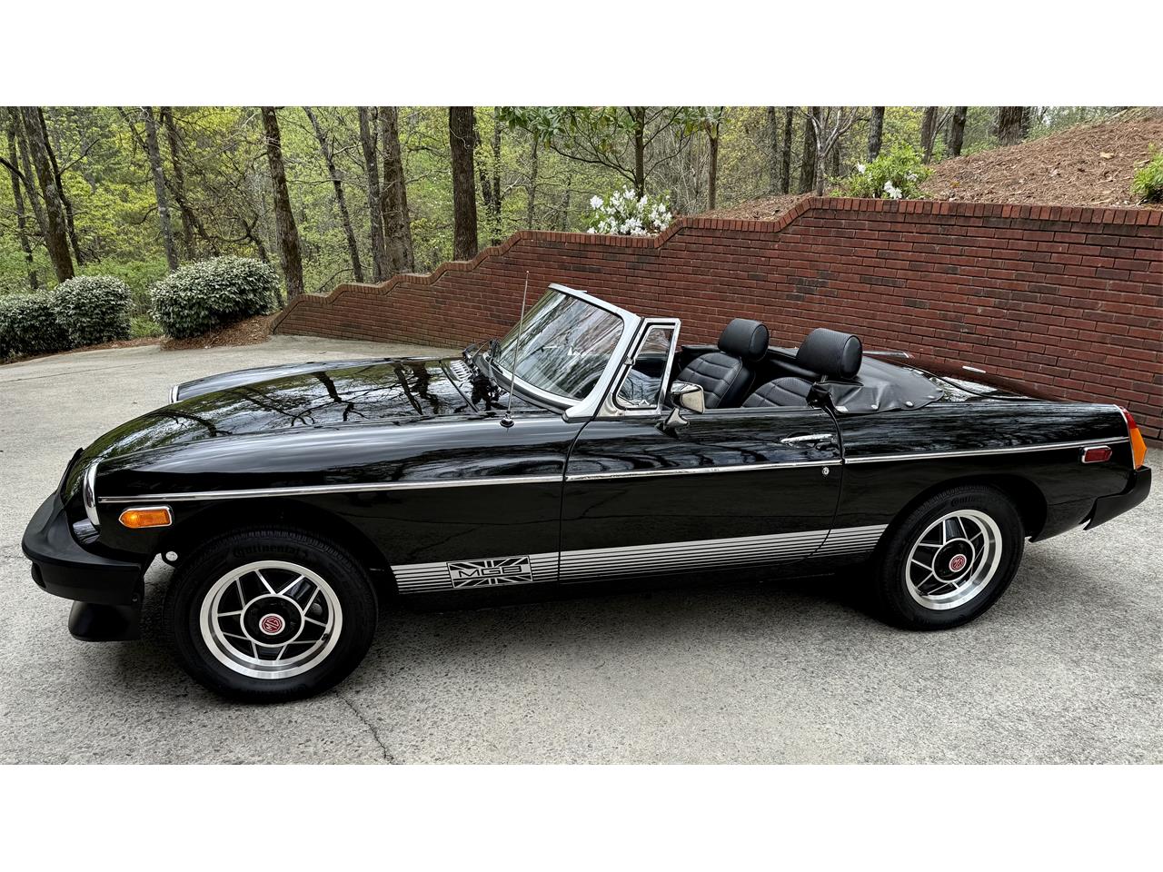 Mg-Mgb-1980-Black-Black-1