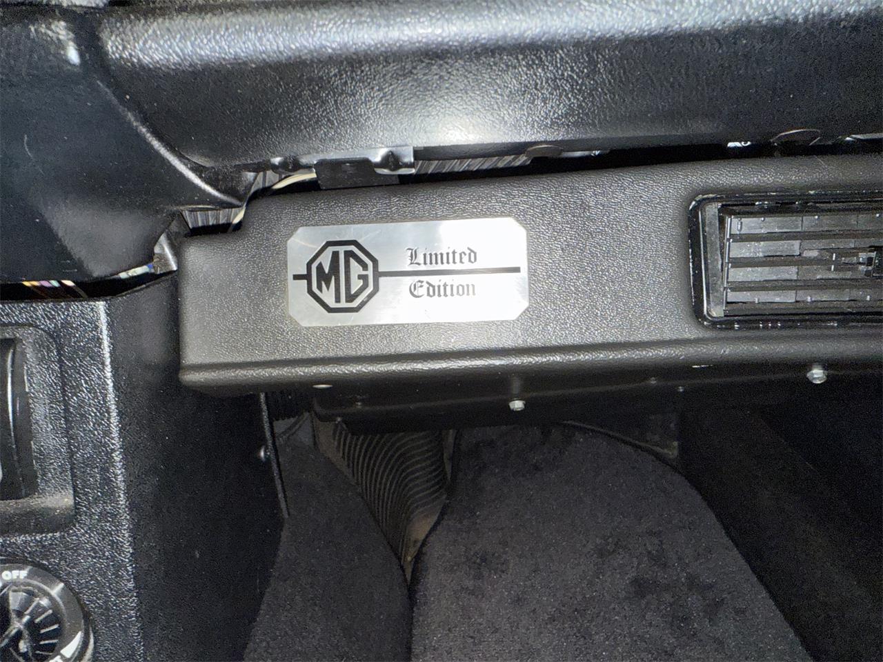 Mg-Mgb-1980-Black-Black-10