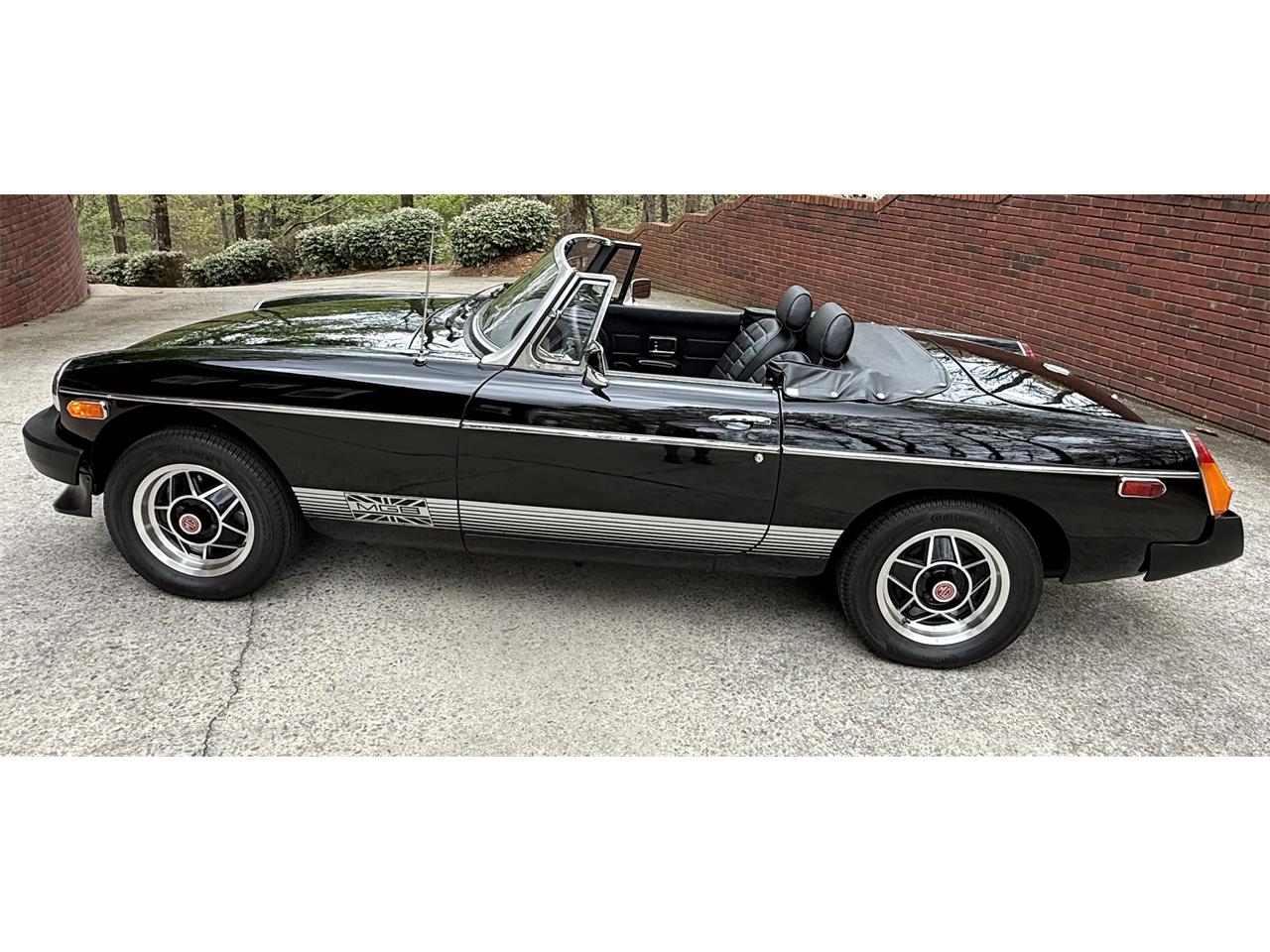 Mg-Mgb-1980-Black-Black-2
