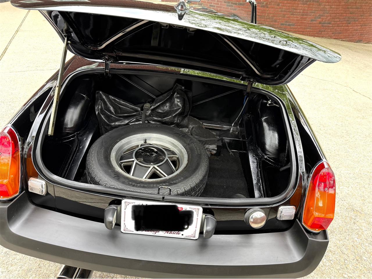 Mg-Mgb-1980-Black-Black-8